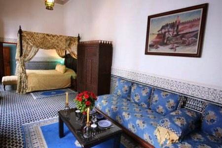 ACCOMMODATION FEZ RIAD DAR EL ANDALOUS Centrally located in the Batha district of Fez and owned by a friendly Moroccan couple, this beautiful mansion was first built in the early 20th century and