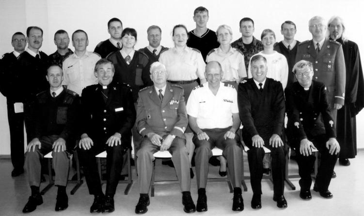 LAANEPERE. Puuduvad kaitseväe peapsühholoog mjr HARRI INTS ja ltn ROLAND TÕNISSON. KTK-4 TALLINNAS MEREVÄEBAASIS, SEPTEMBRIS 2004.