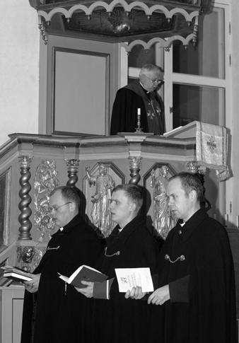 4.2.18 TAASTATUD KAPLANITEENISTUSE 10-AASTANE 5. juulil 2005 täitus kümme aastat kaplaniteenistuse taastamisest. Kuna aasta varem oli erilise pidulikkusega tähistatud kaplaniteenistuse 85.