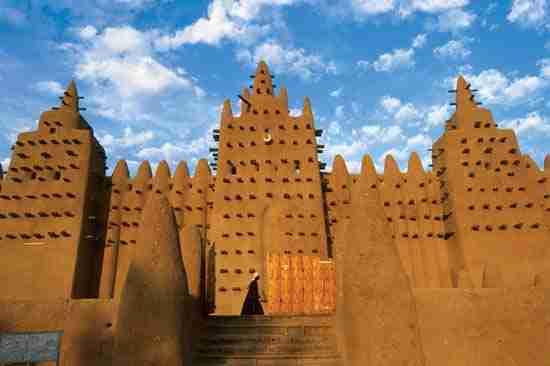 Djenné Masjid(Mali) Situated 354 km (220 miles) southwest of Timbuktu on the floodplains of the Bani and Niger rivers, Old Djenne is thought to be the oldest known city in Sub-Saharan Africa.