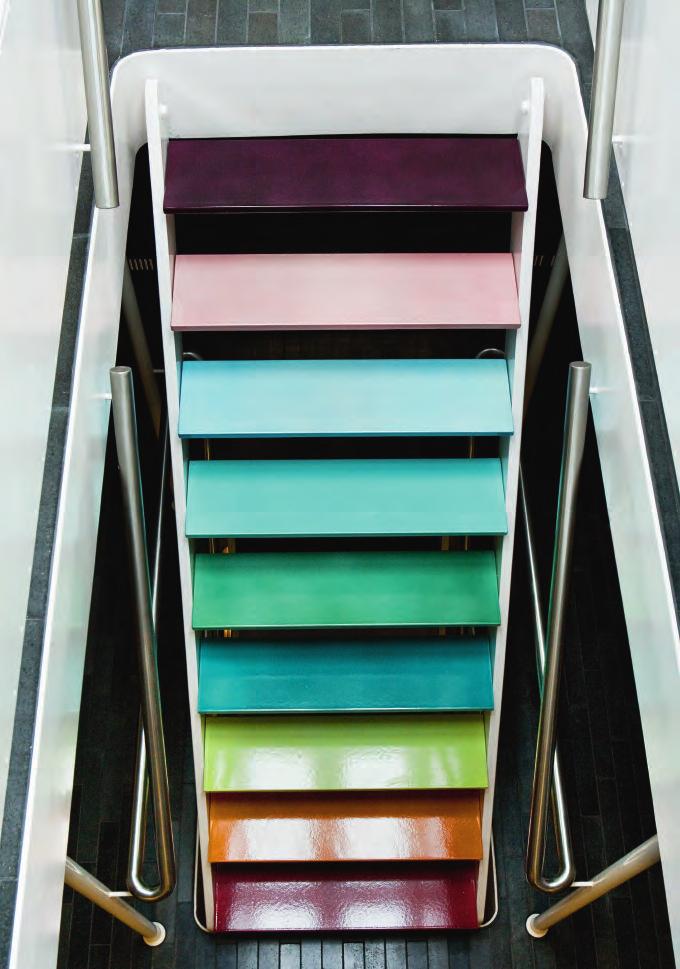 39 Stair steps: CRISTALLI mix PLL - customized size Floor: NUDA LAVA,