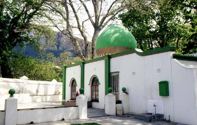 some of whom would coalesce around Sufi teachers hiding in the forests and mountains around Cape Town. 6 In 1694, a spiritual giant, Shaykh Yusuf, arrived.