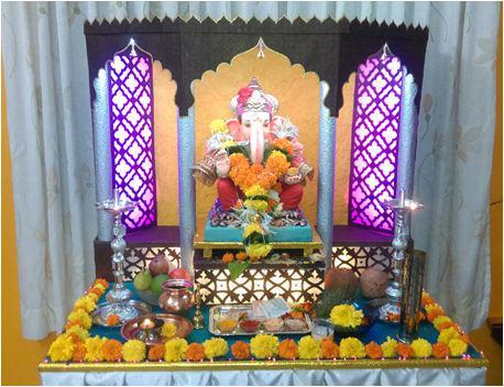 R M Kharade (Trombay - Operations) Along with eco-friendly Ganesh idol, Mr.