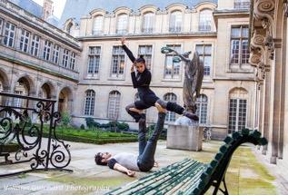 transfers on the floor and in the skies : in collaboration with Yohann Guichard, AcroYoga Fr Rythms : in