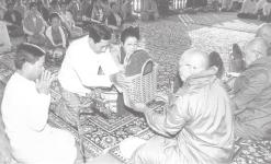 Secretary Sayadaw B h a d d a n t a Osadhabhivamsa delivered a sermon, and Senior General Than Shwe and wife Daw Kyaing Kyaing and party shared merits