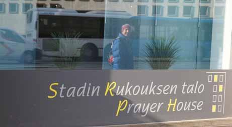 Initially in co-operation with the youth work of her local Lutheran Church in Tampere, Maikku started to gather young people to pray together and to teach them about prayer.