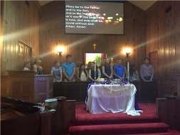 STUDENT MINISTRY Submi ed by: Kris ne Tisinger Youth Sunday was a success on May 8 with 19 students participating in the service in some way.