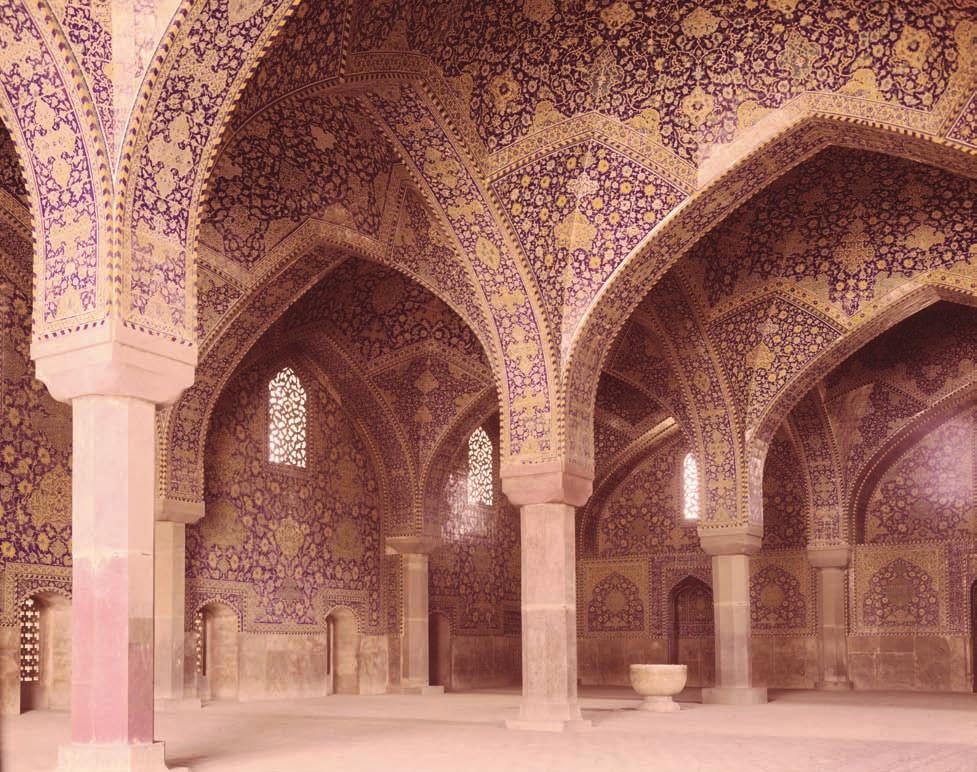 0 25 50 75 100 feet 0 10 20 30 meters N 1. 2. 3. 4. Iwan Courtyard Qibla iwan Domed maqsura 13-23 Plan of the Great Mosque, Isfahan, Iran, 11th to 17th centuries.