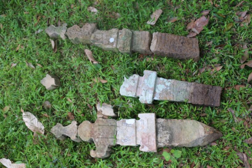 Batu Aceh jenis H1 dan H2 yang dijumpai di Kg.