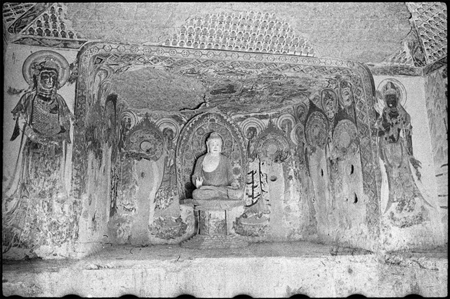 Fig. 21 Central niche (facing west), main chamber, Cave 217, ca. 705-6.