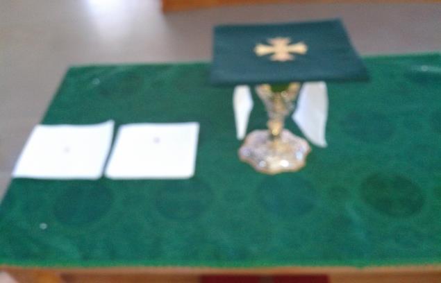 Communion host 1 Pall (square cloth green, white or