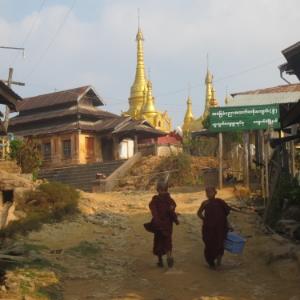 Day 5 Kyaukme - Pyin Oo Lin - Mandalay In the morning you have some free time to explore the town with its colonial buildings and the busy and colourful market where we suggest you buy food and