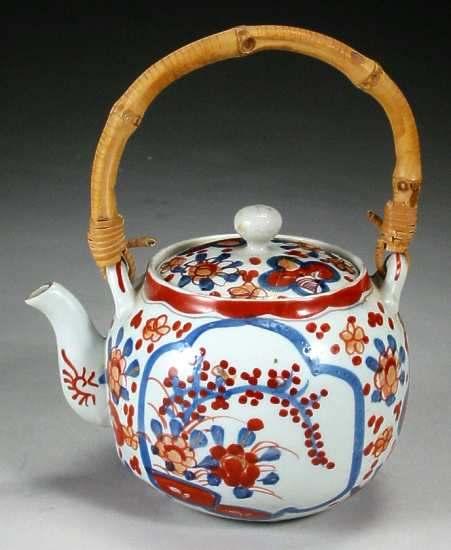 A perfect teapot from China waited for no