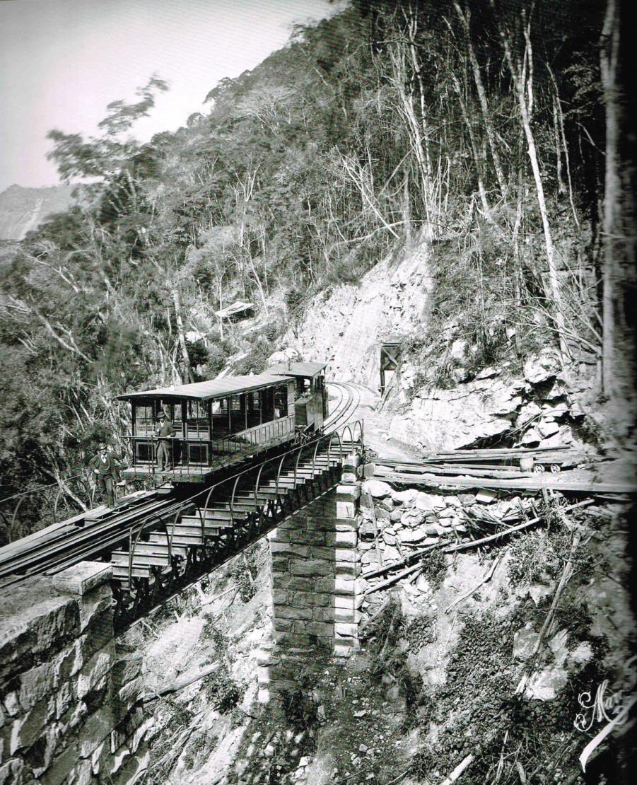 Corcovado railway before 1903 and the addition of electric. In 1906, after a Canadian company, The Rio de Janeiro Tramway, Light & Power Co.