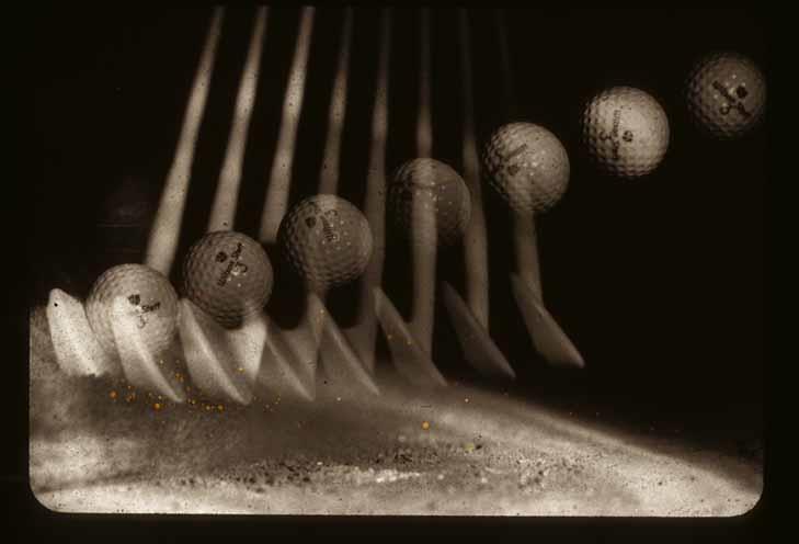 פעילות שנייה דף חקר שיגור של כדור גולף התצלום שלפנינו נעשה ב- 3463 על ידי הרולד אג'רטון בקצב של 3222 הבזקים בשנייה. מתברר כי כדור הגולף משוגר עם תנועה סיבובית. מקור: http://webmuseum.mit.edu/browser.