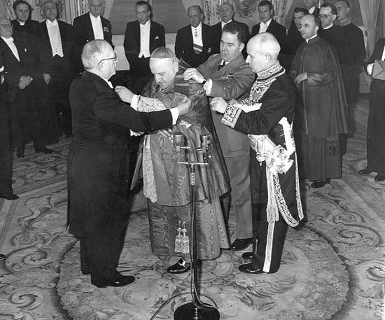International Balzan Prize for Peace On March 1, 1963 Pope John XXIII received the prize