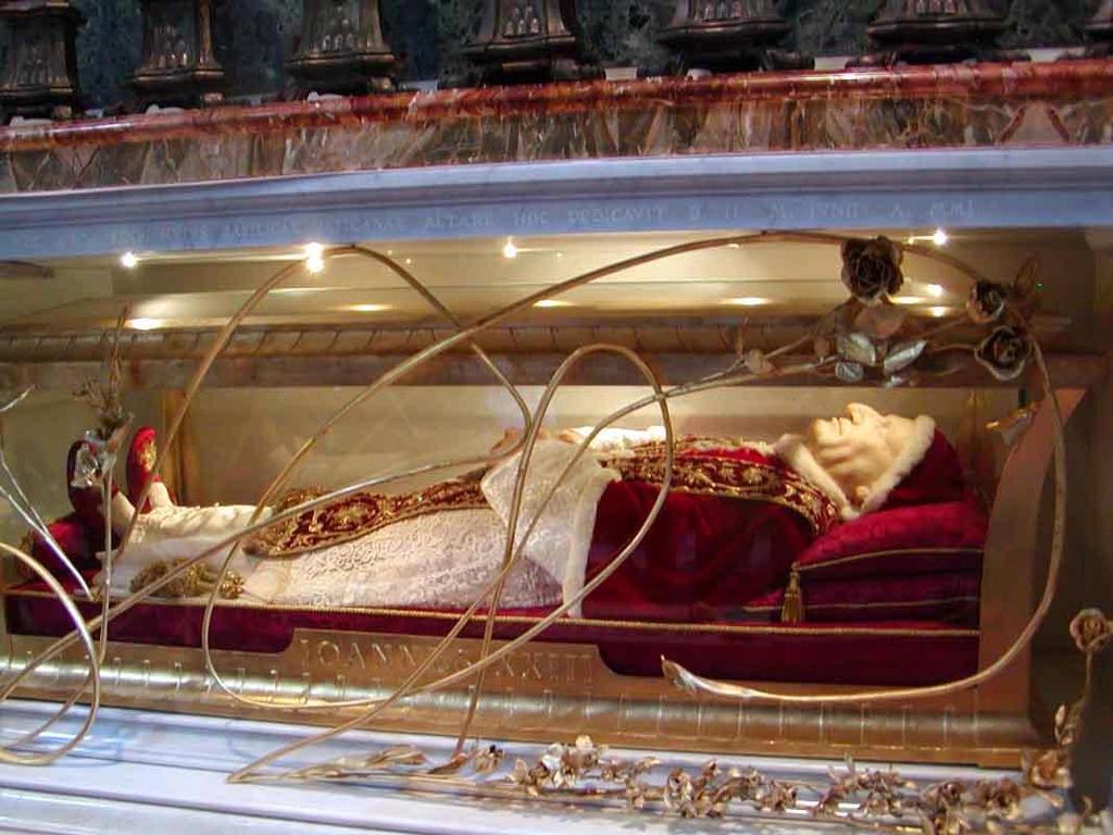 John XXIII s Final Resting Place On June 3, 2001 - Pentecost Sunday and 38 th anniversary of his death - his body was