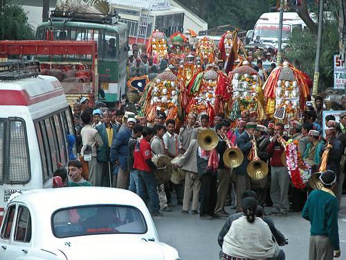Dussehra celebrations block the streets in