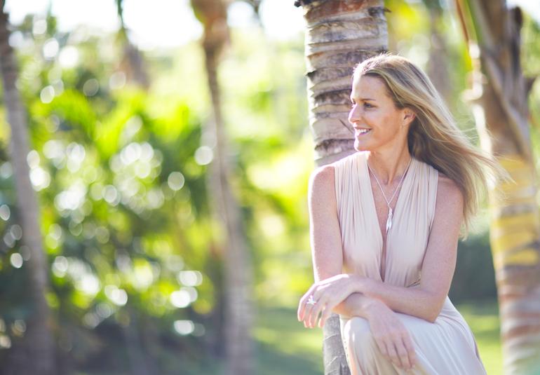 India Hicks is a designer, serial entrepreneur, author, model, and mother to five children. She is also a marathon runner, thrill seeker, island-dweller and world traveler to scratch the surface.