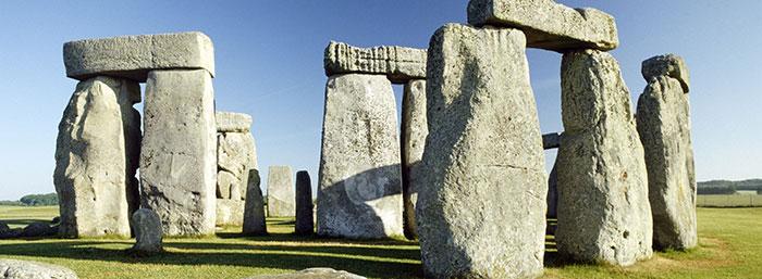 It is in the middle of the most dense complex of Neolithic and ronze Age monuments in England, including several hundred burial mounds.