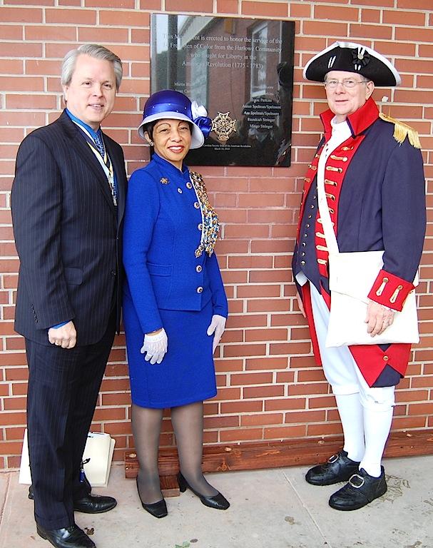 F O R G O T T E N P A T R I O T S H O N O R E D March 16, 2014 The NCSSAR hosted a ceremony honoring fourteen Forgotten Revolutionary War Patriots of the North Harlowe community by dedicating a