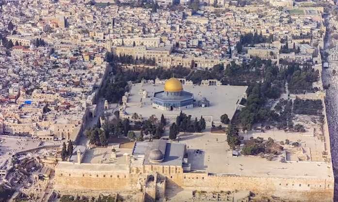 On June 07, 1967 (Six Day War) the Temple Mount was captured by Israel, however the administration of the Temple Mount was left with the Muslim Waqf.