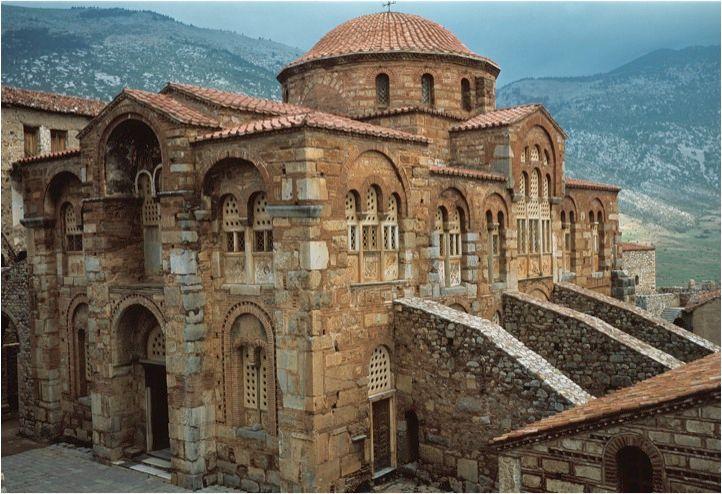 Middle Byzantine Art Katholikon Monastery of Hosios Loukas, Greece 11th Century. (ST LUKE) Later Byzantine Churches adopt Squinches as a way to unite a circular dome and a square opening.