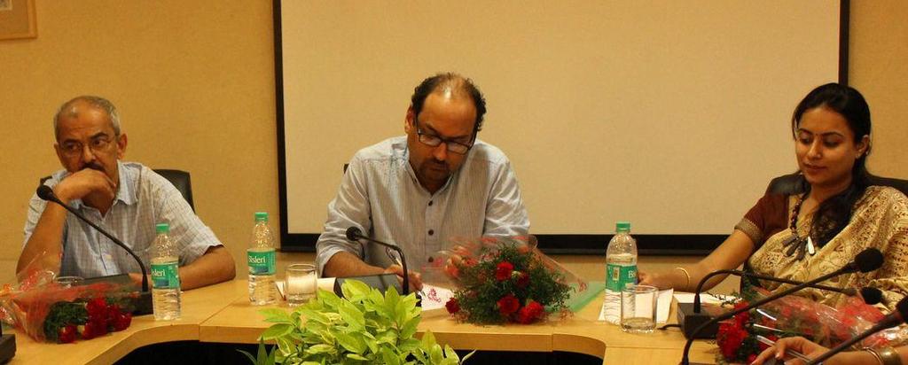 contemporary time. Palash Krishna Mehrotra, author of Eunuch Park and The Butterfly Generation was present to judge as well as interact with the eager blogging club members.