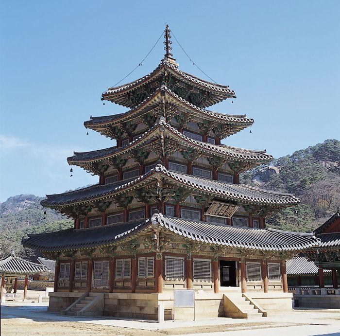 BUDDHIST PAGODAS ELEMENT ON LANDSCAPE THAT OFTEN INCLUDES TALL, MANY-SIDED TOWERS ARRANGED IN A SERIES OF TIERS, BALCONIES,