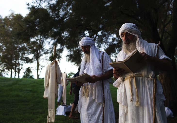 AGENDA Keeping their Traditions Alive: Mandaean Baptism in the Nepean River By Richard Walker Photos by David Maurice Smith /OCULI I t was 6:30 in the morning when I arrived on the banks of the