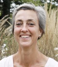 Karen Liebenguth: Mindfulness in nature Active Pause November 2016 Karen is a qualified coach, a Focusing practitioner and an accredited mindfulness teacher.