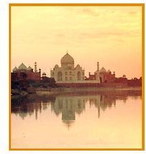 the Taj Mahal Blends Persian and Hindu