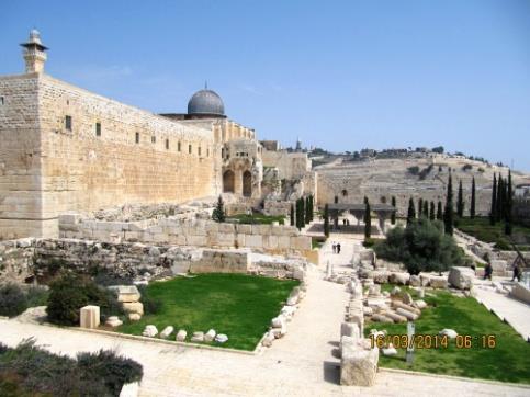 stones, as has been the custom for pilgrims for centuries. Following this, we will view The Temple Mount. After lunch, we will celebrate Mass at the Church of St.