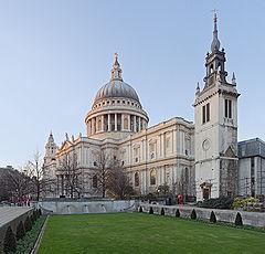 In 1496, John Colet, started reading the New Testament into English for the public at Saint Paul s Cathedral in London.