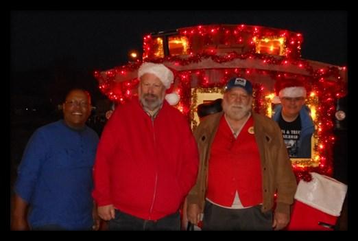 Those that are familiar with John Bell s passion for deco- rating his house with Christmas items, it was a natural for the caboose to get dressed out for the December 2014 Tehachapi Christmas parade.