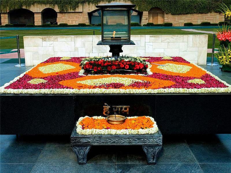 Page 26 of 34 SATURDAY - JANUARY 12 Visit Raj Ghat Raj Ghat is a memorial dedicated to Mahatma Gandhi.