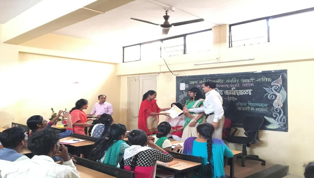 6. Elocution Competition An Elocution Competition was arranged on the topic Life Style of Mahatma Gandhi. It oriented students about the simple life style and high thinking of Mahatma Gandhi.