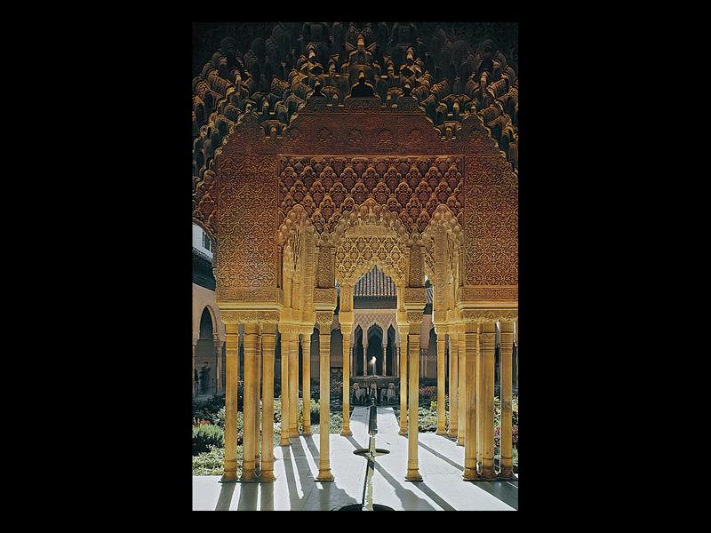 Architectural Panorama: Alhambra Video: Alhambra, Generalife and Albayzín, Granada Court