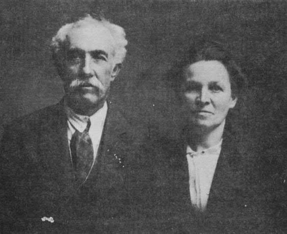 William Jasper Huddleston, Jr. and wife, Alice Doss Huddleston. He was the s/o William Jasper Huddleston, Sr.