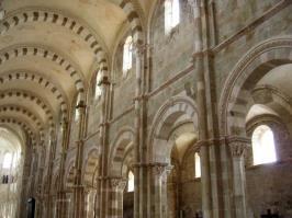 Chartres Vs.