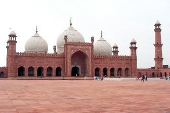 The role of Islamic centers By Syed Fida Hussain Bukhari Our topic of this article is the role is Islamic centers and by this we mean a masjid, imam bargha and madressa.