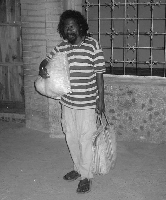 Tais Timor 10-23 Julhu 2000 Tahan ho trauma... hatutan hosi pajina 1 hateke hela deit ba didin-lolon oras ba oras) ka anorexia (lakohi han).
