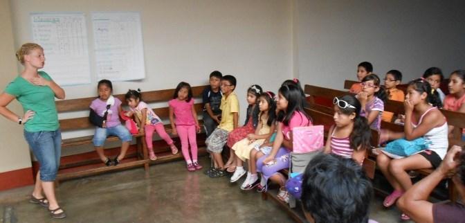 A Life-Changing Conversation...at VBS! By Nichole DeVries, CFCI Short-term Missionary to Peru God s love is universal and the Gospel is for EVERYONE!