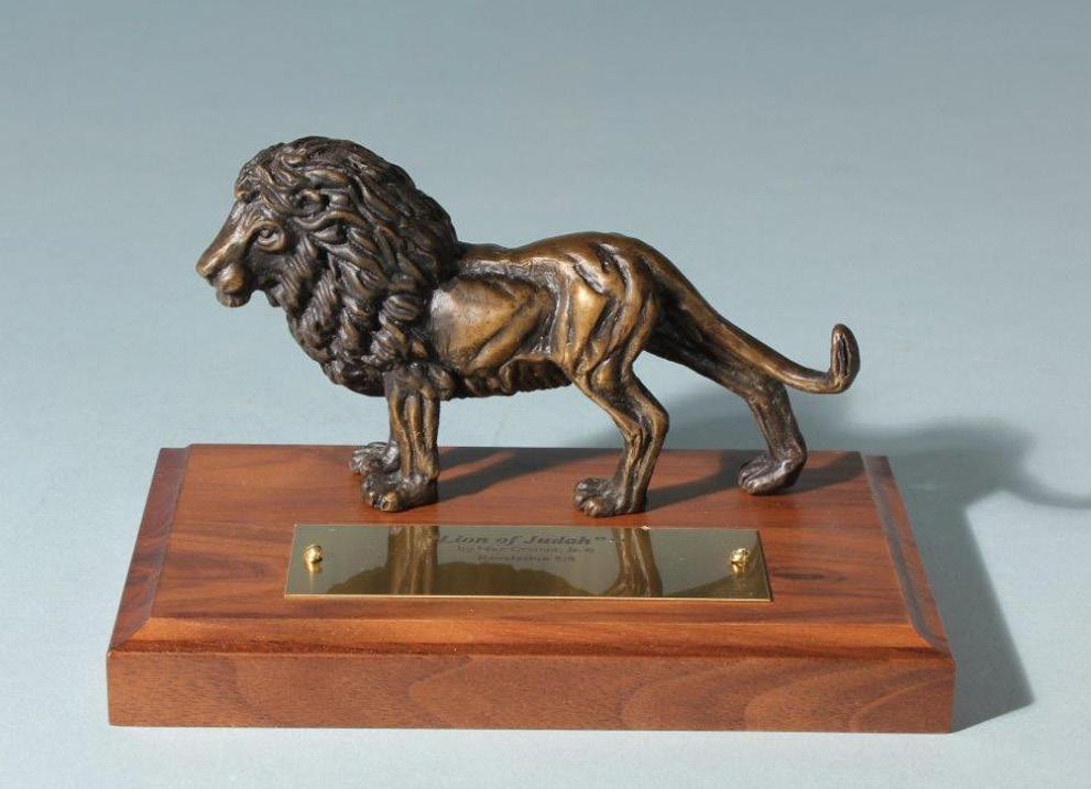 Bronze Sculptures! 1/24 Life-size Lion of Judah Sculpture Ten Commandments Base Bronze & Walnut 3.5 x 5.5 x 6.