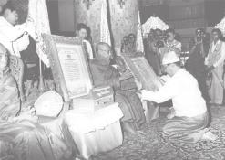 4 THE NEW LIGHT OF MYANMAR Friday, 25 March, 2005 Religious titles conferred on members of the Sangha, nuns and lay persons on a grand scale General Thura Shwe