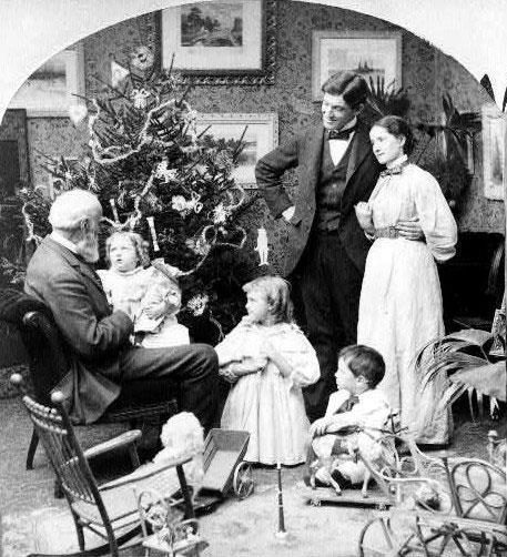 www.google.com/pioneerchristmaspictures (accessed July 2017). Christmas 1897. https://zionsmercantile.files.wordpress.com /2011/12/christmas1897.jpg (accessed July 2017).