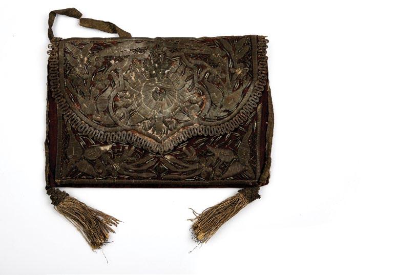 Qur an Cover, 19th Century غالف للقرآن بخيط فضي تركيا القرن 19 Velvet cover with silver thread and tassles.