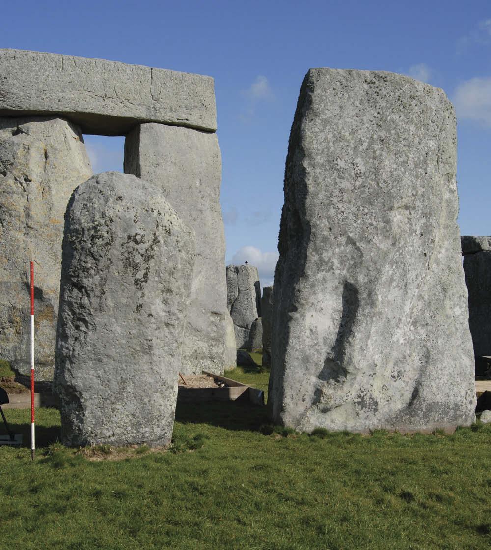 TIME & MIND 97 Figure 4. Stonehenge, Wiltshire. Stone 11 (left) and Stone 10 (right) in the Sarsen Circle. The Trilithon II is visible behind Stone 11.