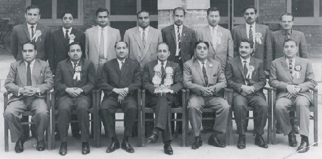 Pakistan Engineering Congress in Retrospect (1912 2012) Centenary Celebration 667 WEST PAKISTAN ENGINEERING CONGRESS EXECUTIVE COUNCIL (1964 65) 1 st Row (L to R): M. R. Vehra; Mr. E. I. Johri; Mr. I. A.
