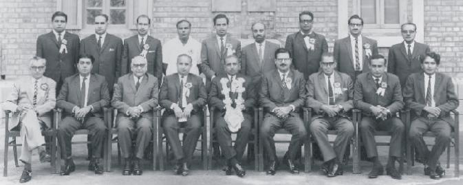 668 Pakistan Engineering Congress in Retrospect (1912 2012) Centenary Celebration WEST PAKISTAN ENGINEERING CONGRESS EXECUTIVE COUNCIL (1965 66) Sitting Row: Mr. C. A. Vali; Mian Saeed Ahmad; Mr.